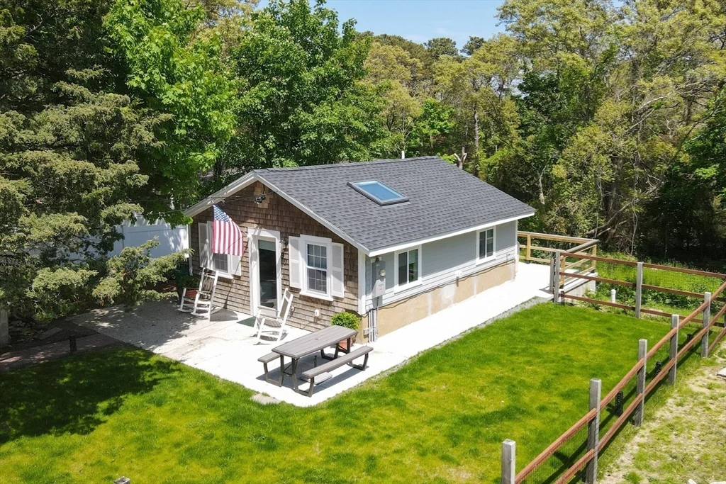 90A Edgartown Rd, Tisbury