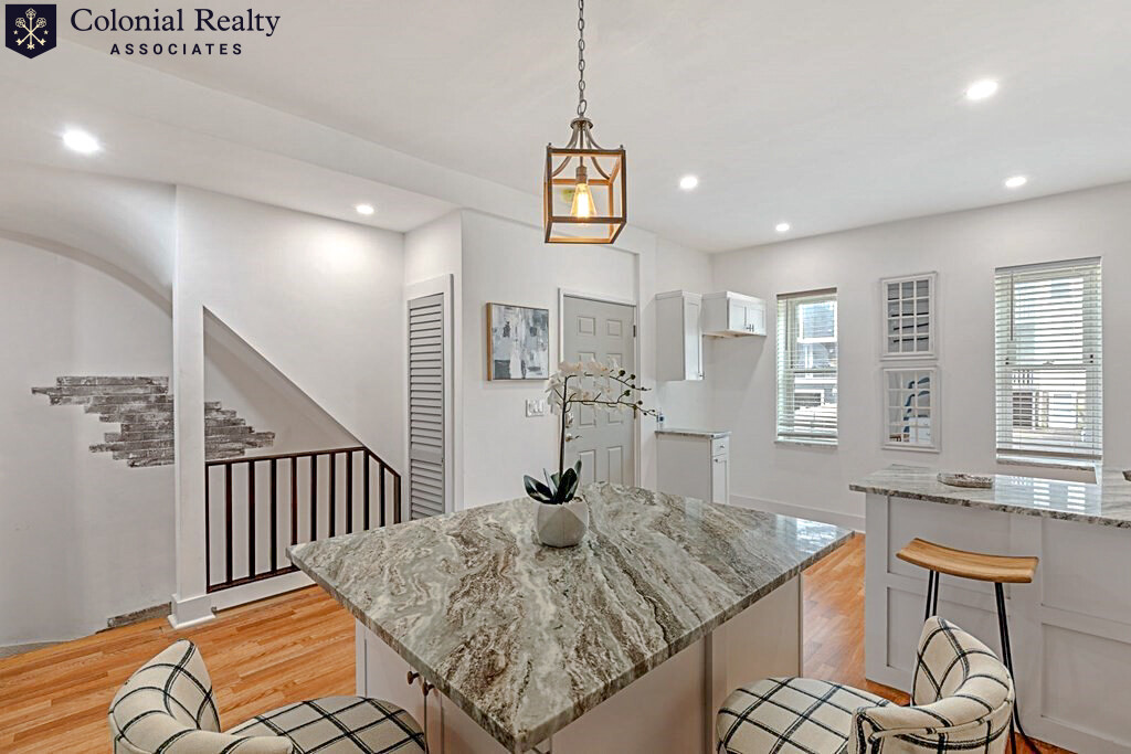 27 Swallow St, South Boston