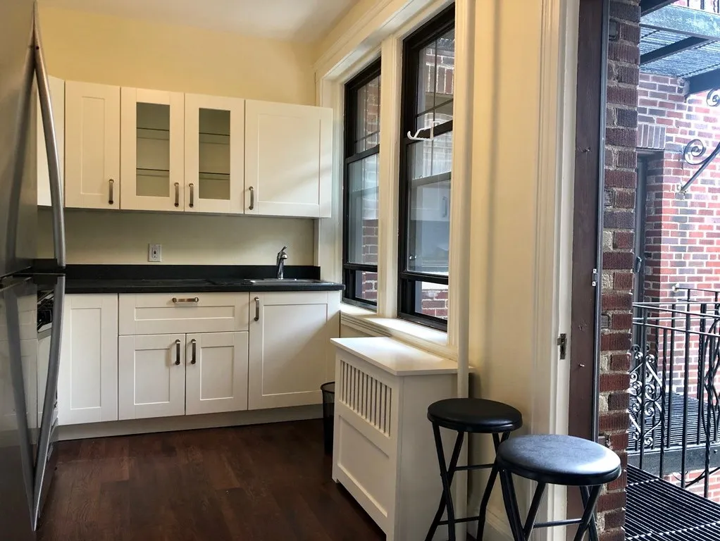 189 Chestnut Hill Ave, Brighton