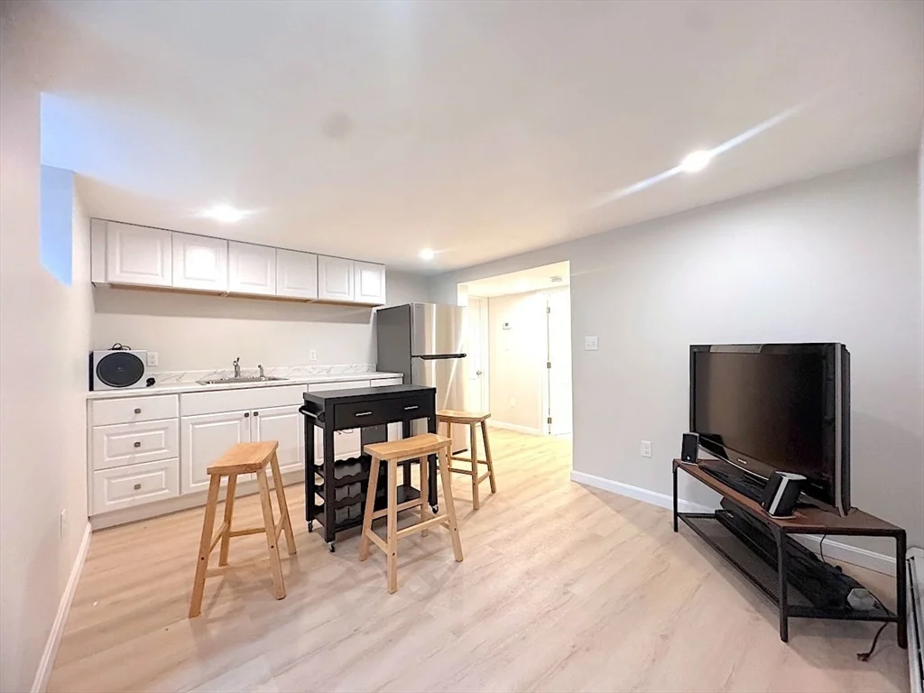 39 Cottage St, Stoneham