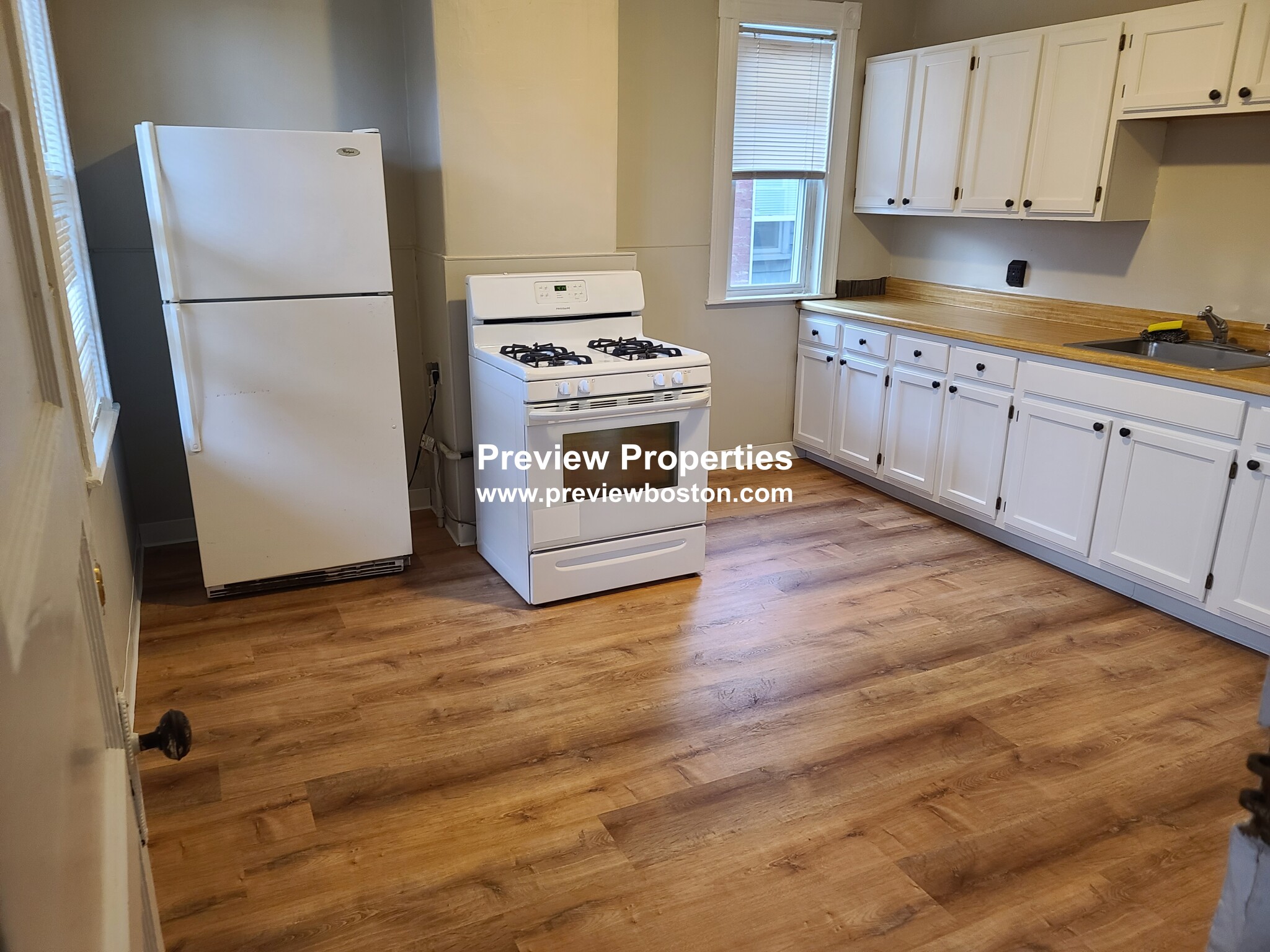 348 Faneuil St, Oak Square