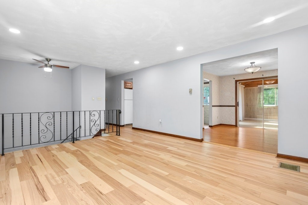 11 Minuteman Way, Shrewsbury