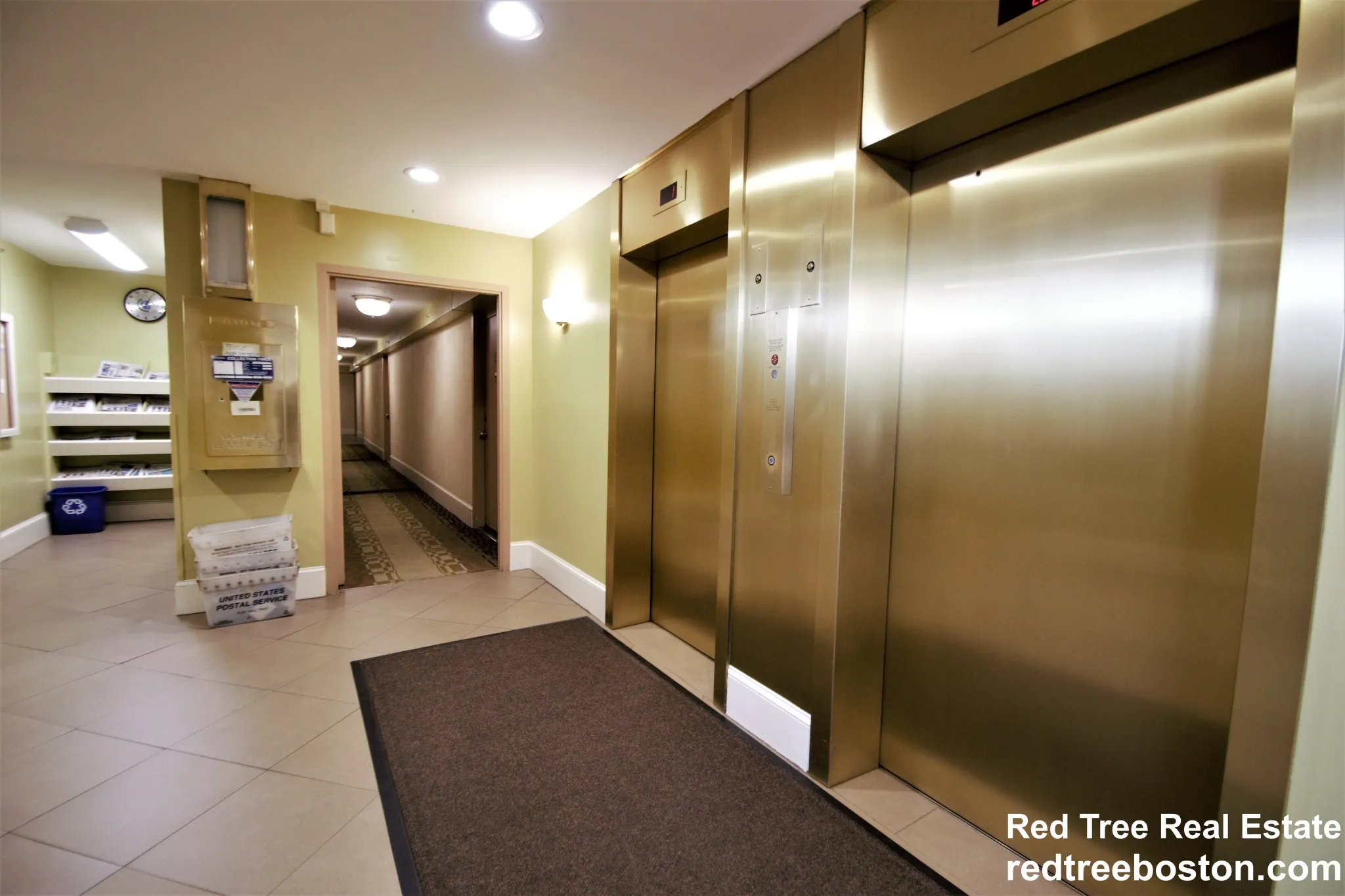 101 Monmouth Ct, Longwood