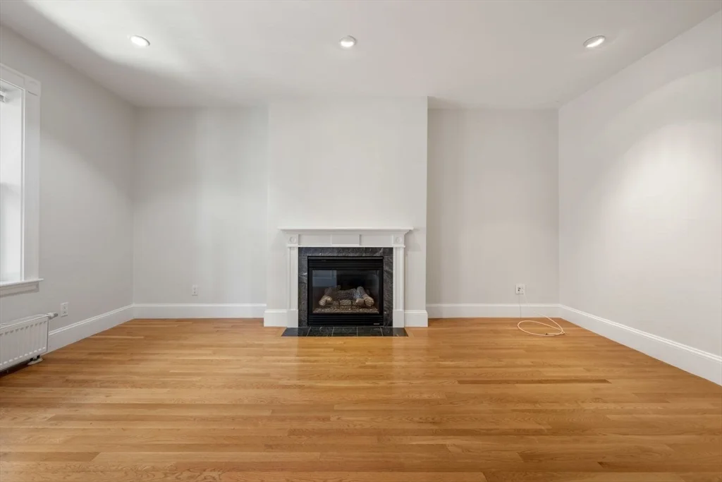39 Clarendon St, South End