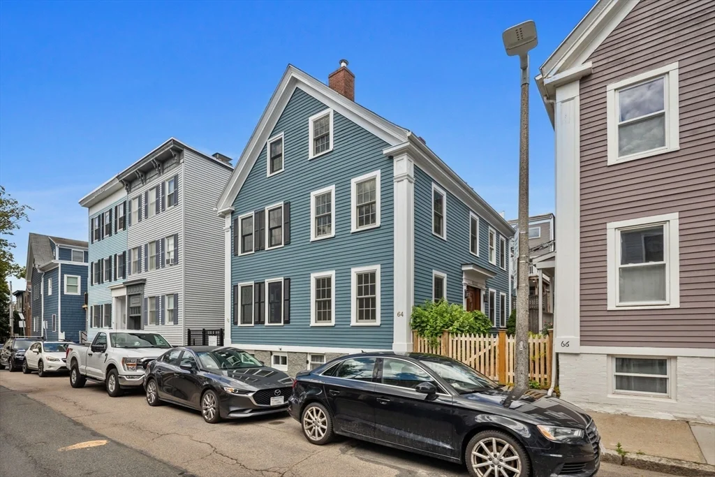 64 Pearl St, Charlestown