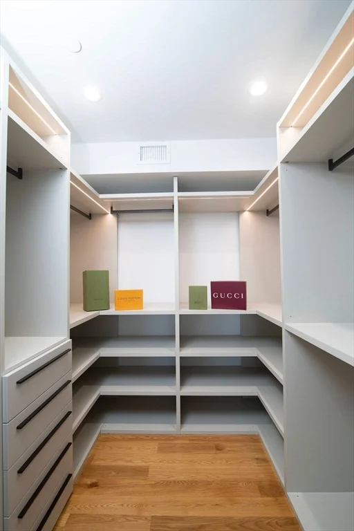 726 E 8th St, South Boston