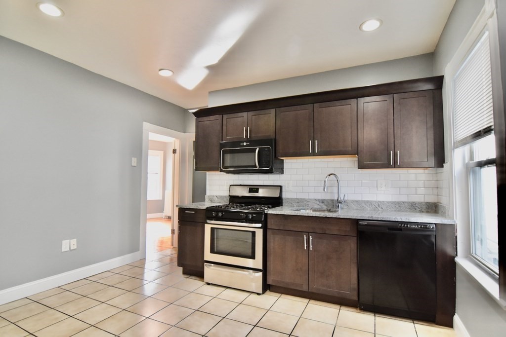 21 Treadway Rd, Dorchester