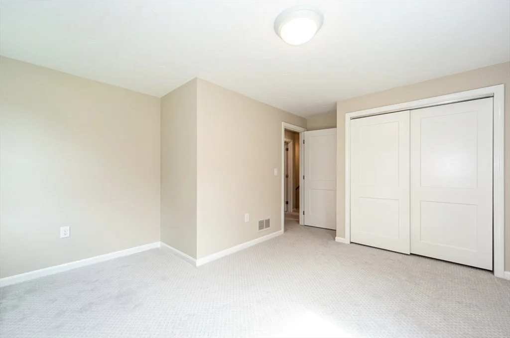 7 Sherman Ter, Natick