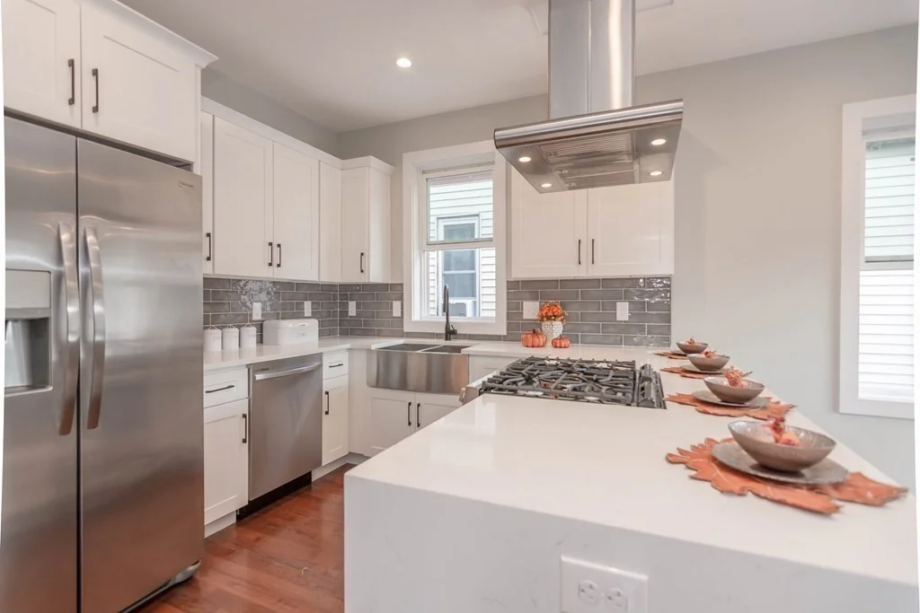 71 Savin St, West Roxbury