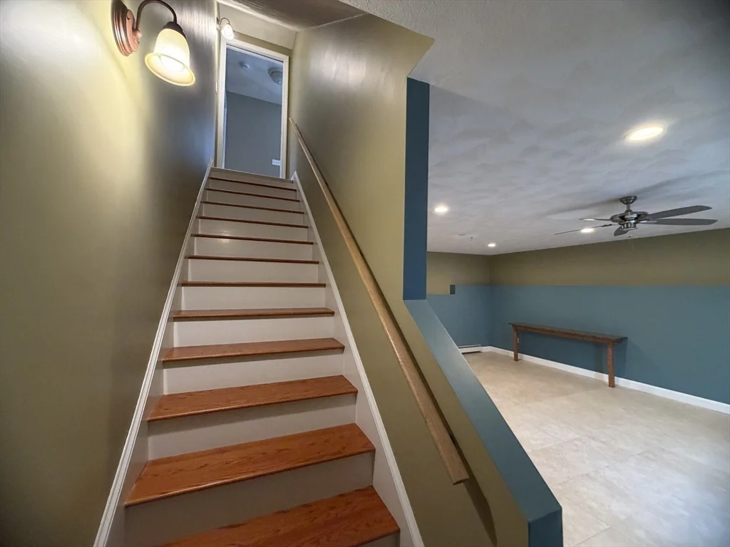 81 N Main St, North Bellingham