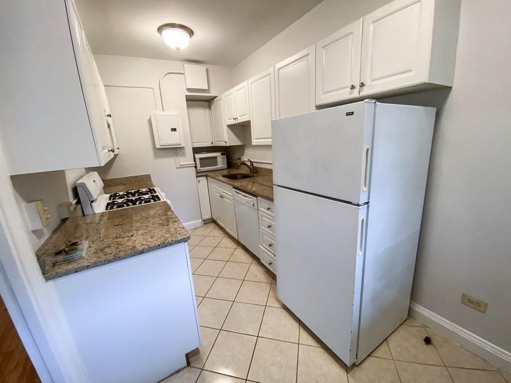 1454 Beacon St, Corey Hill