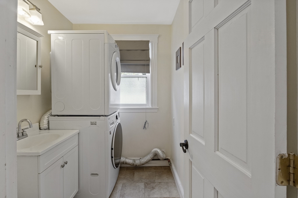 9-11 Clifford St, Hyde Park