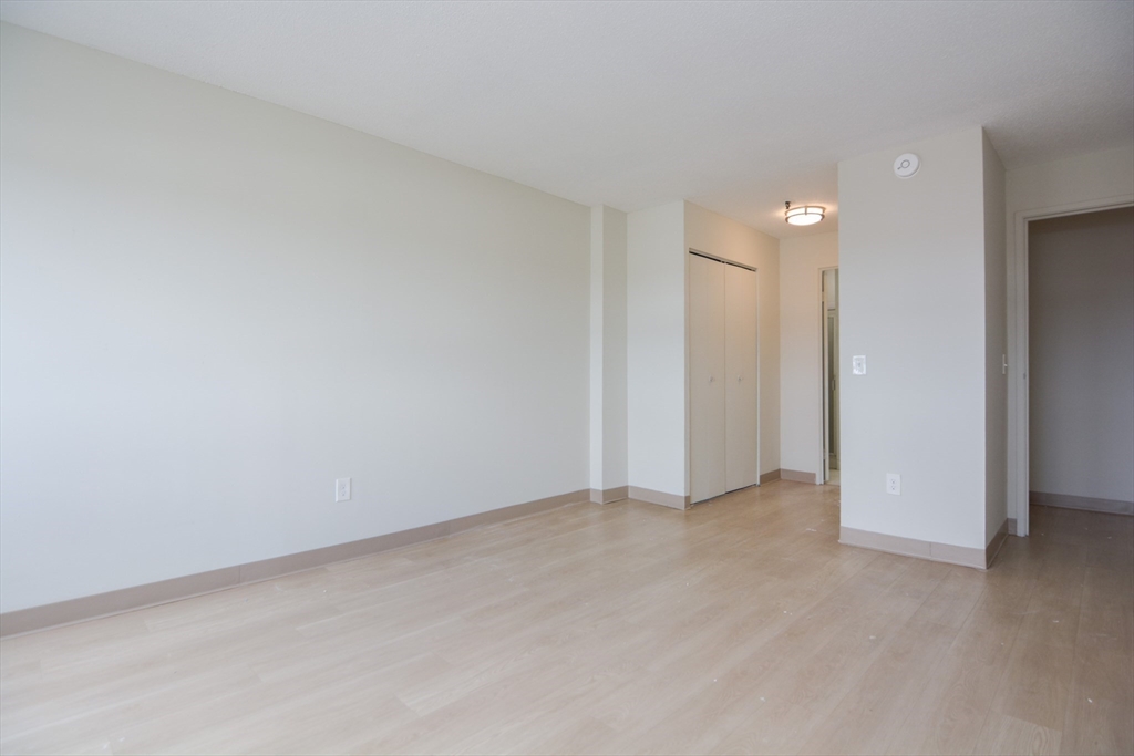 95 Audubon Rd, Wakefield