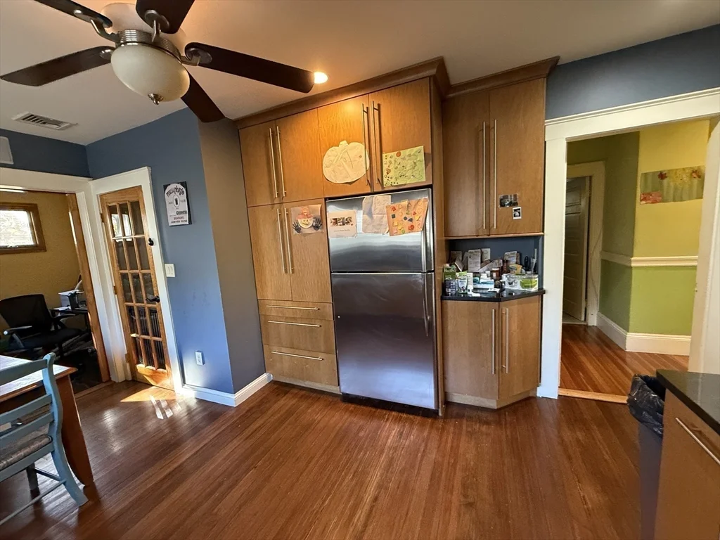 24 Upcrest, Oak Square