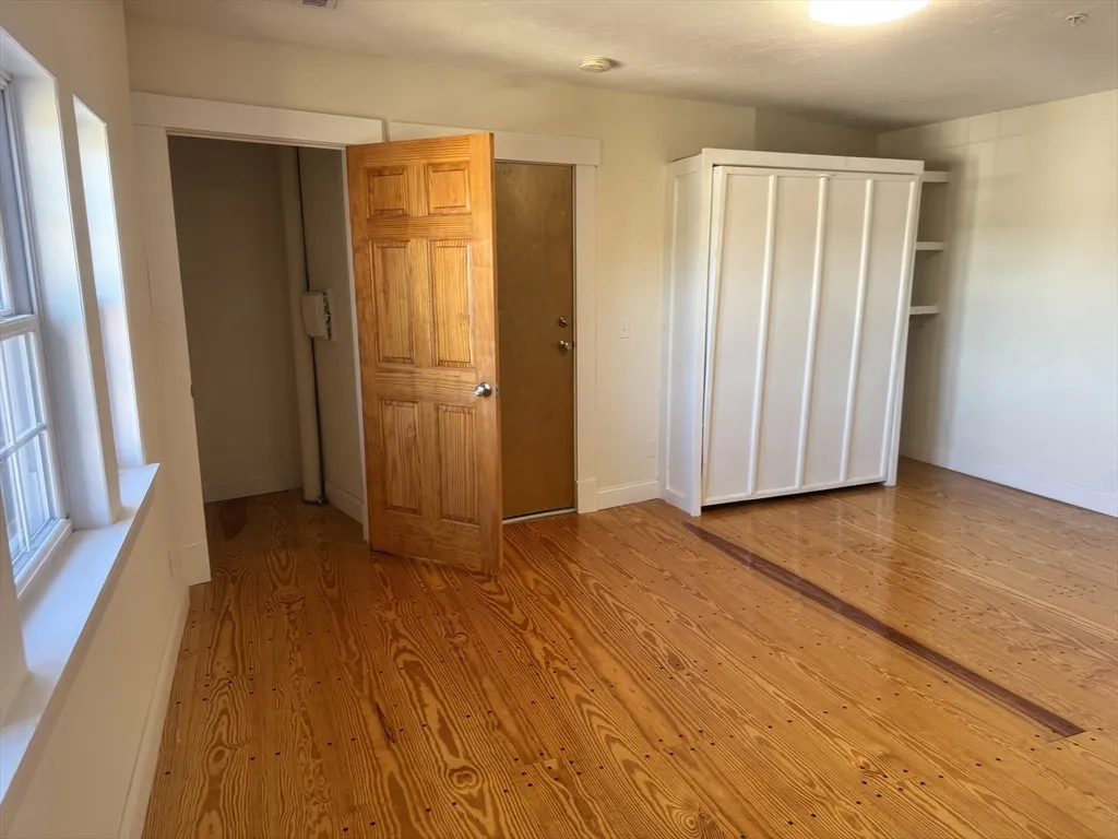 300 Main St, Southbridge