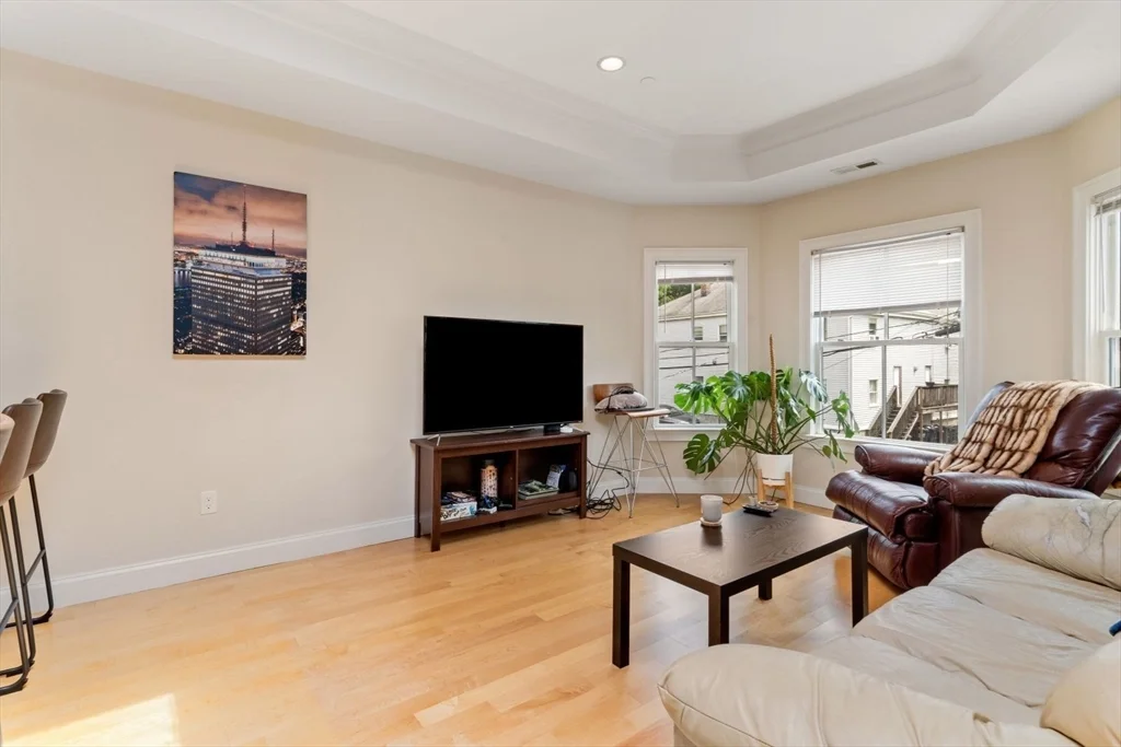 9 Sheridan, Neighborhood Nine