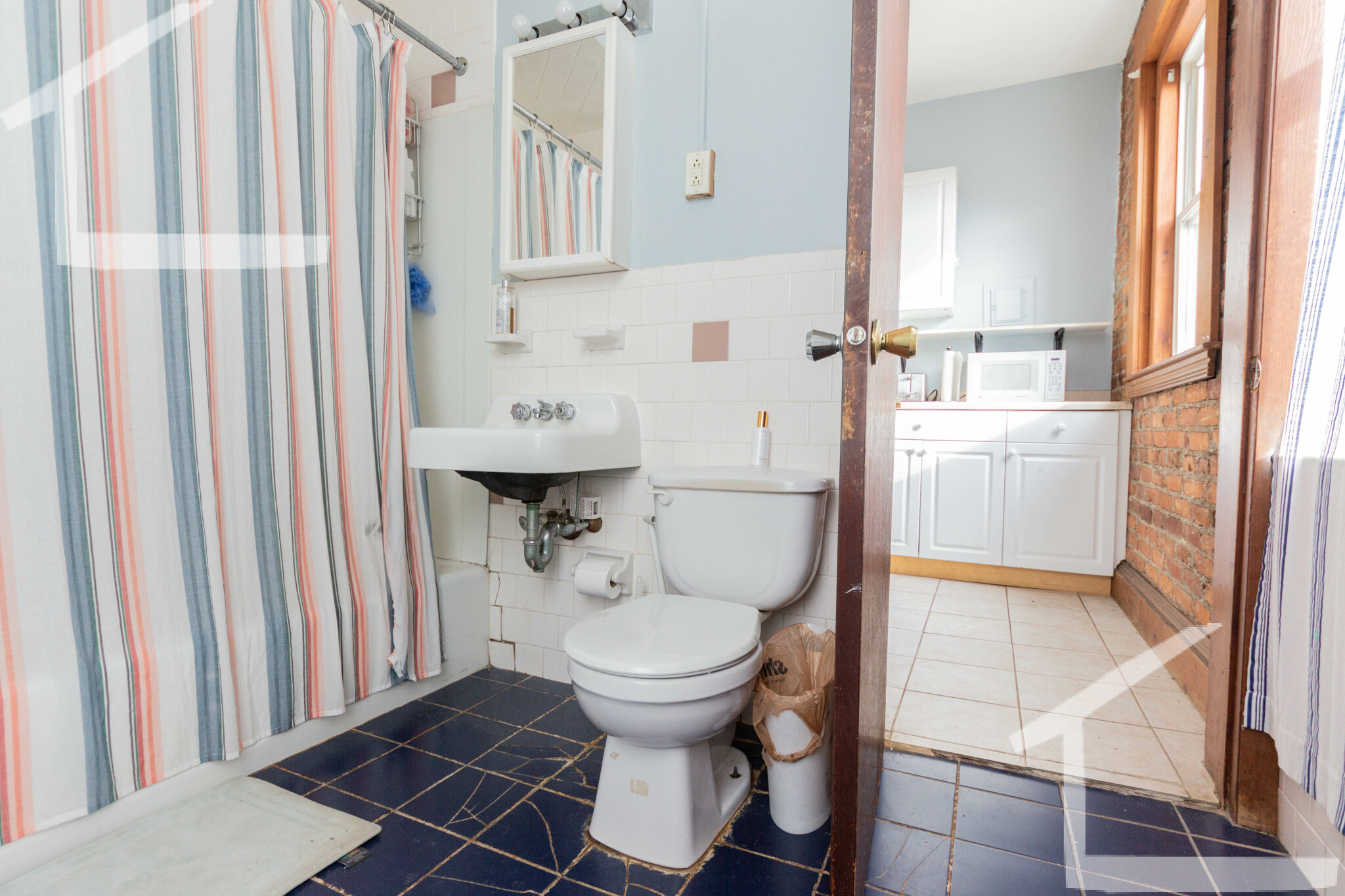 32 Park Vale Ave, Brighton