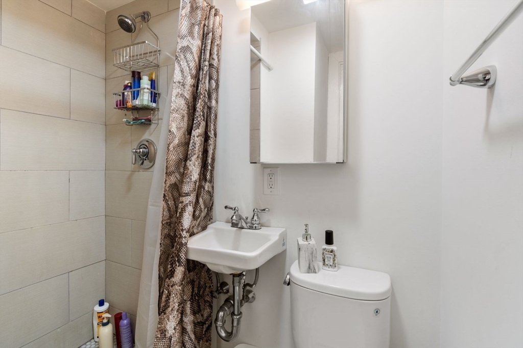 155 Salem St, North End