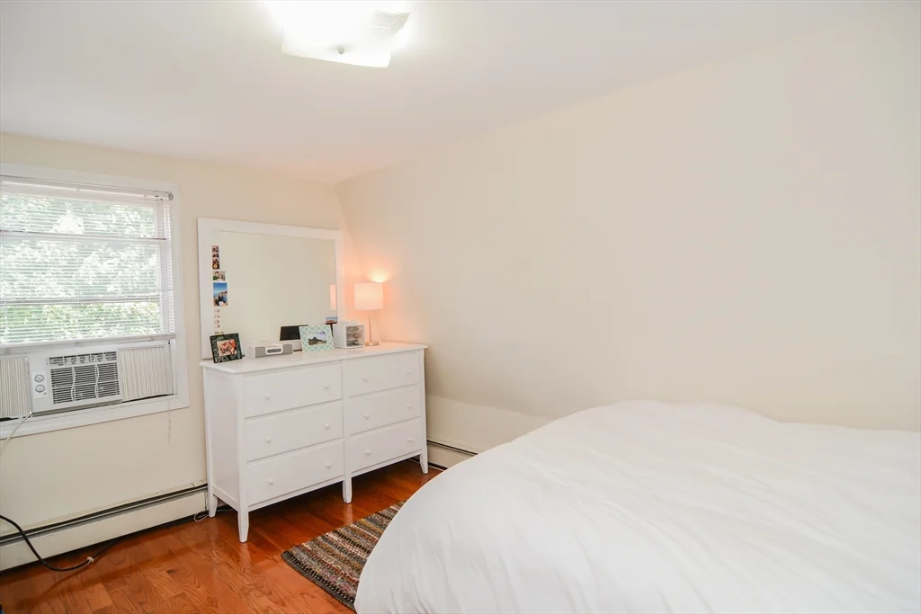 546 East 8th St, South Boston