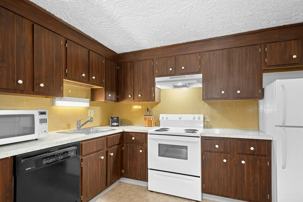 318 Codman Hill, Boxborough