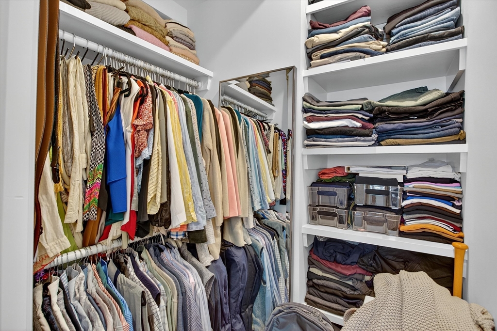 7 Bell Ct, South Boston