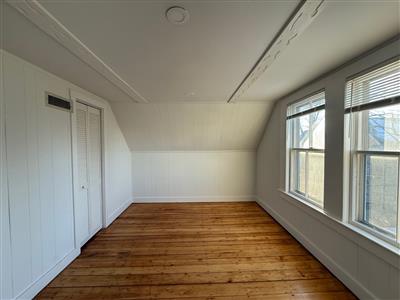 16 Stanford Ter, Ward Two