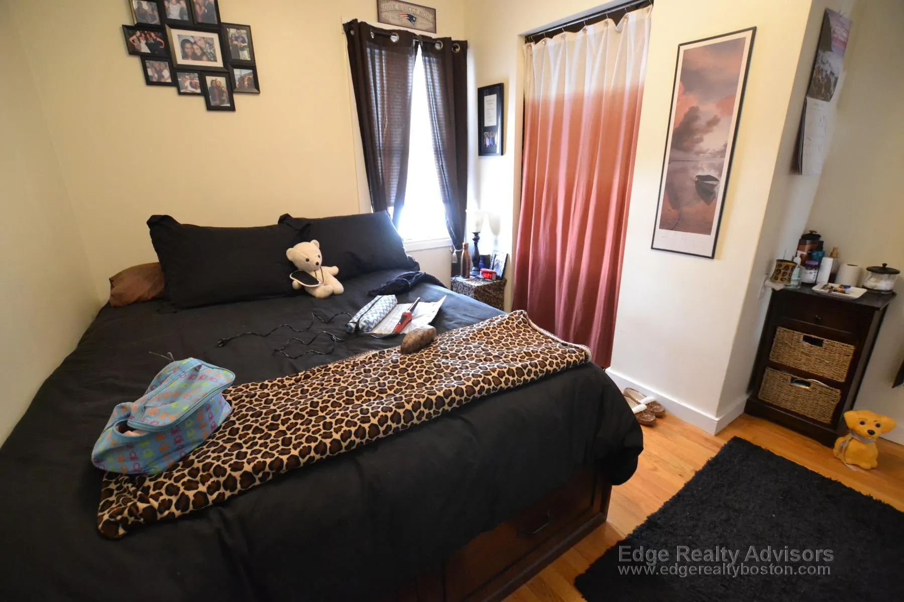 345 Market St, Oak Square