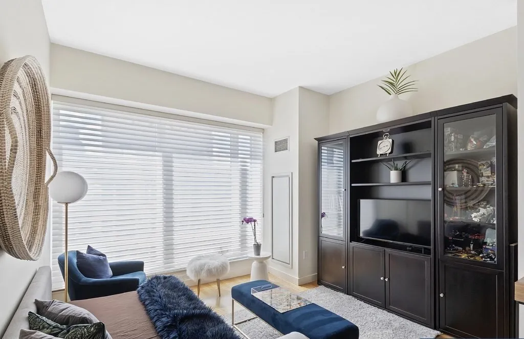 400 Stuart St, Back Bay