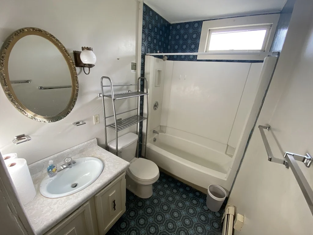 155 Amity St, Amherst