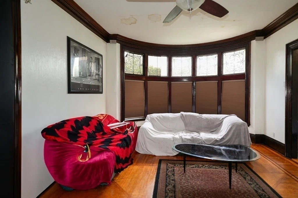 18 Summit Ave, Prospect Hill