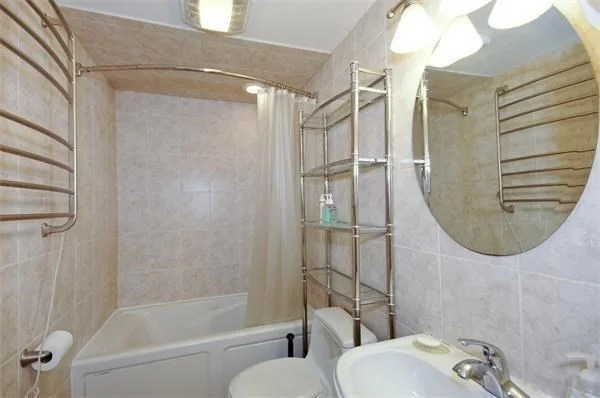 22 Westlund Rd, Belmont