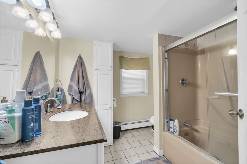 194 W 5th St, South Boston