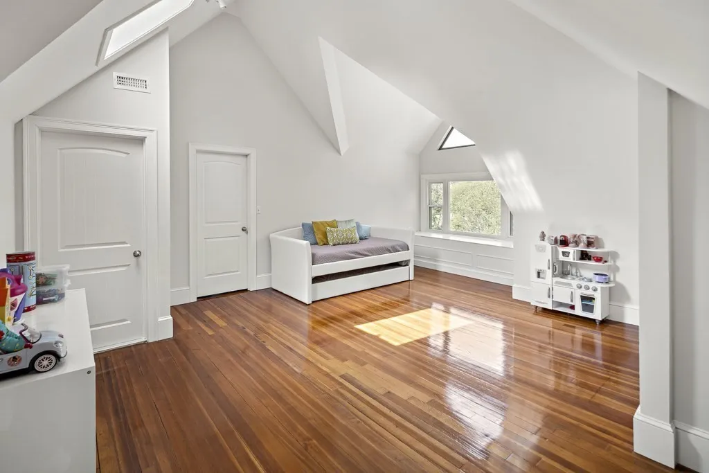 1281 Walnut St, Newton