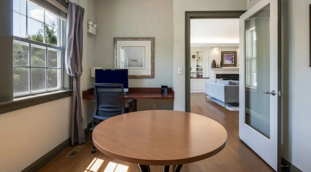 2 Littles Brook Ct, Burlington