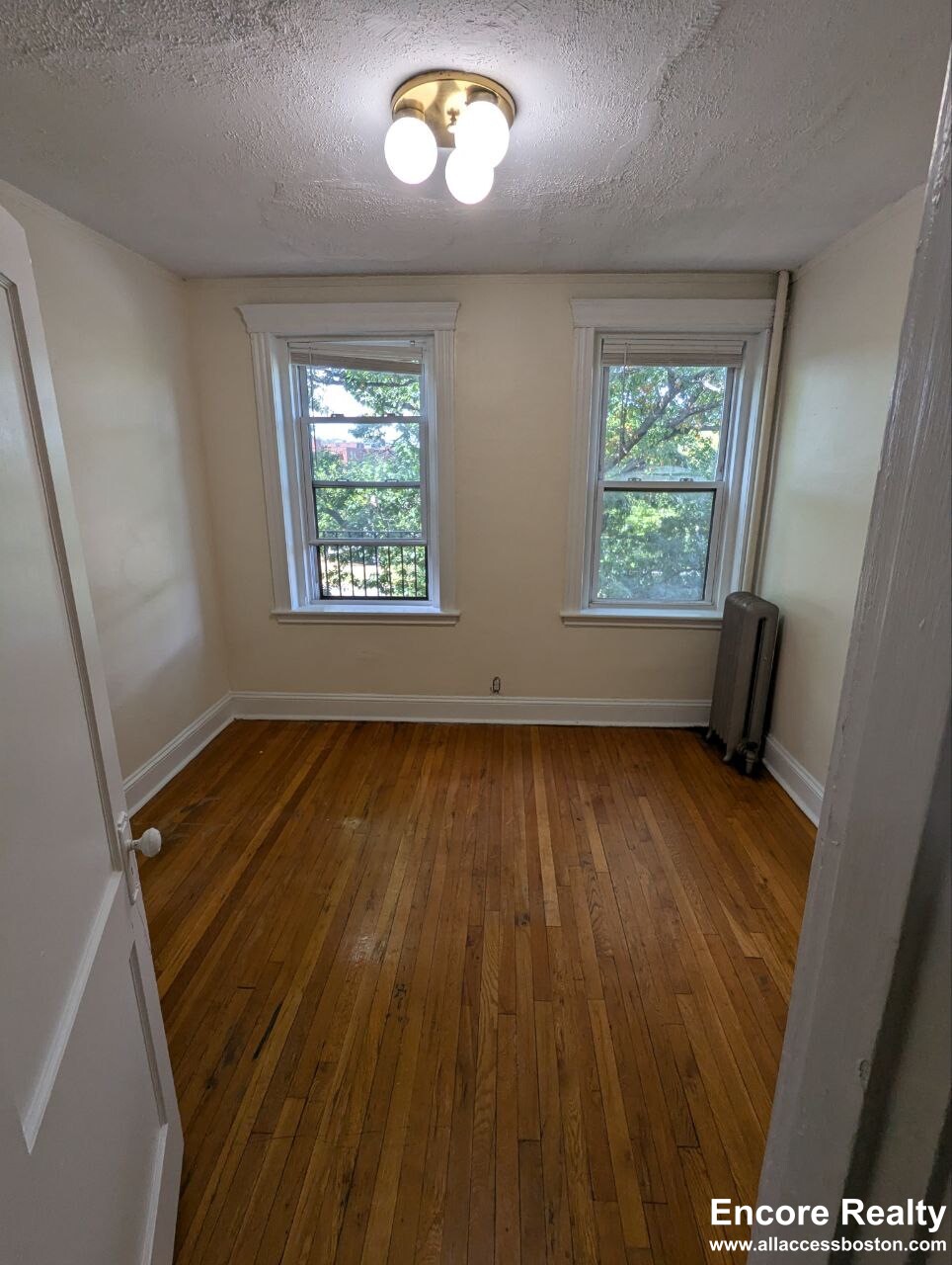 364 Riverway, Mission Hill