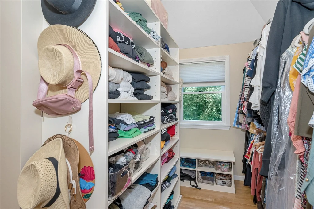 4 Nashoba Dr, Chelmsford