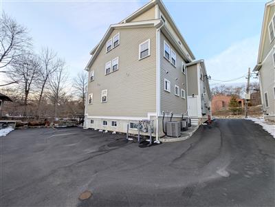 628 Trapelo Rd, Belmont