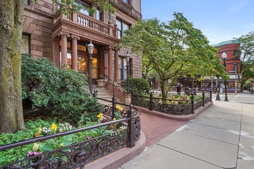 416 Marlborough St, Back Bay
