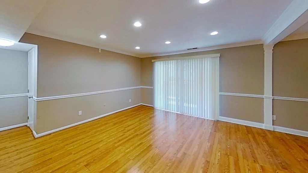 26 Beacon, Burlington