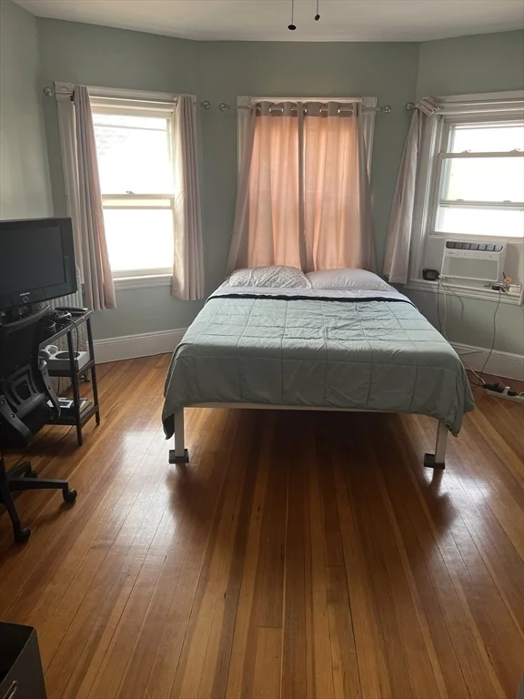 97 Court Rd, Winthrop