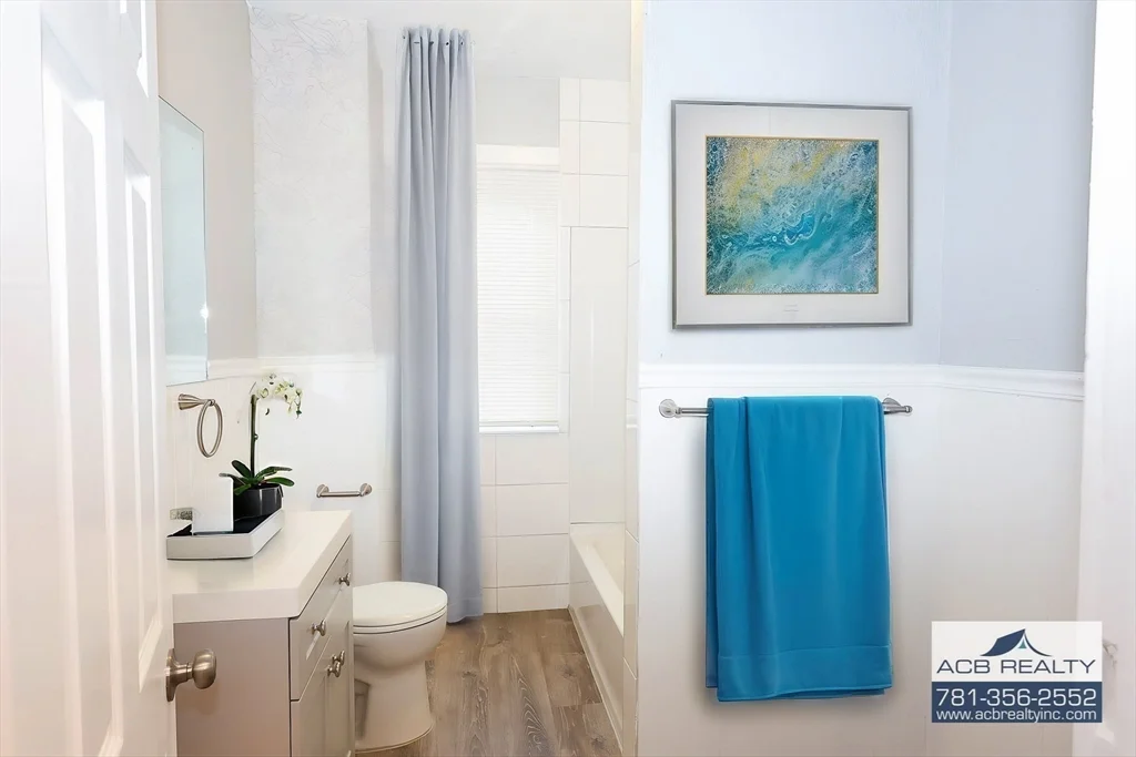 23 Des Moines Rd, Quincy