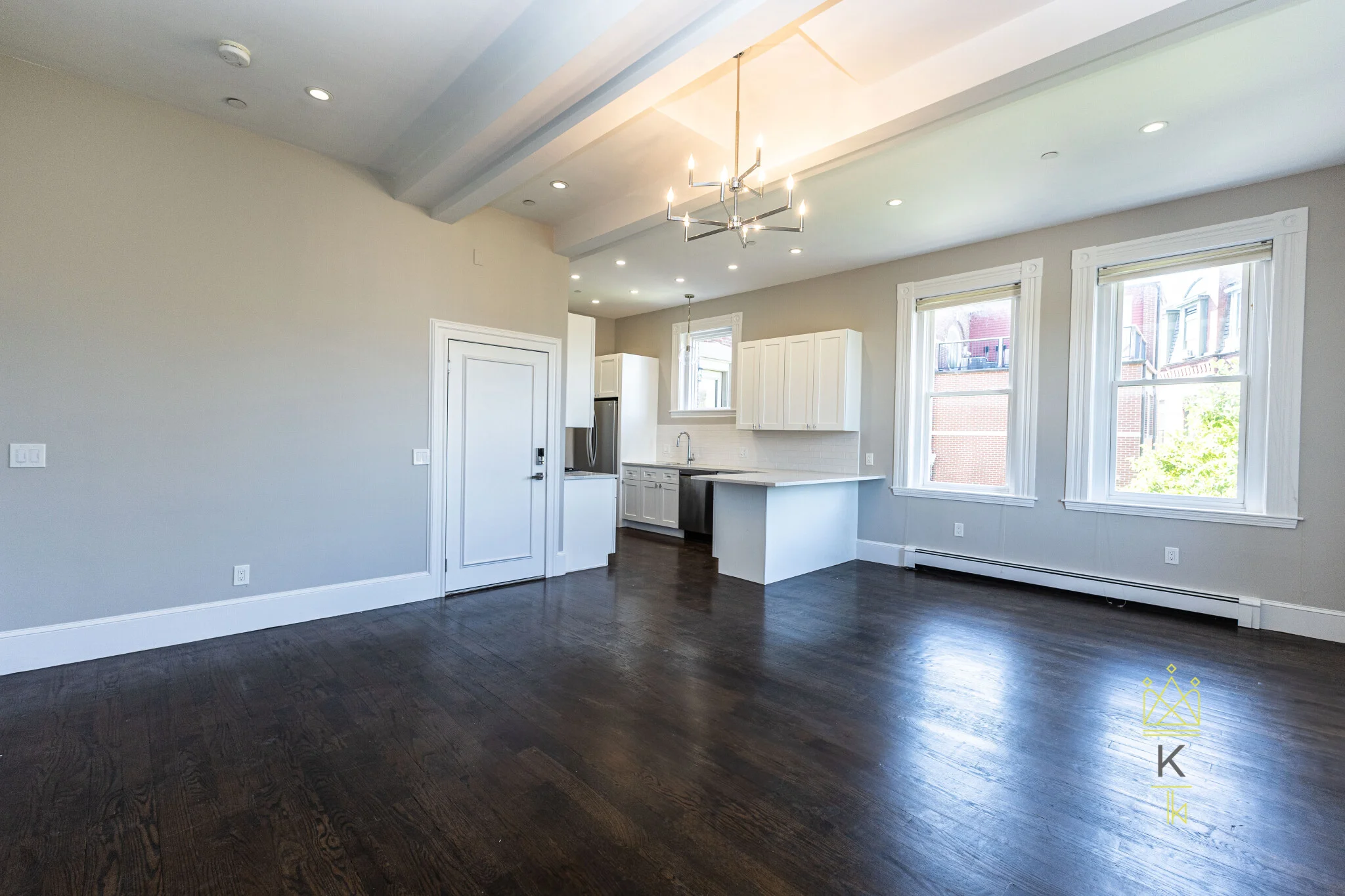 85 Regent St, Roxbury