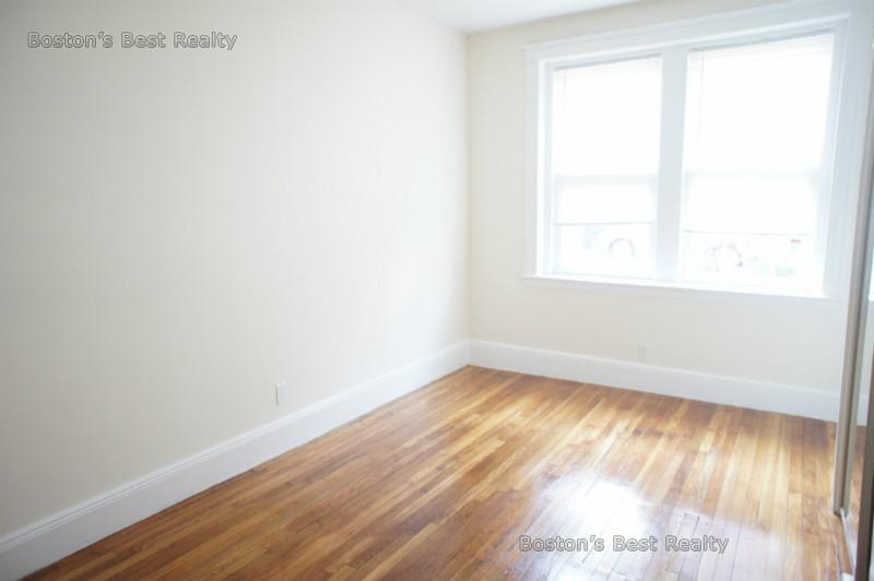 Studio bed, 1 bath apartment for rent at 15 Lothian Rd Unit 102, Brighton — photo 3 of 5