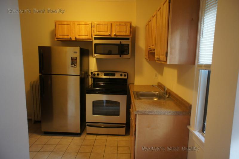 1 bed, 1 bath apartment for rent at 136 Chiswick Rd Unit 2, Brighton — photo 1 of 4