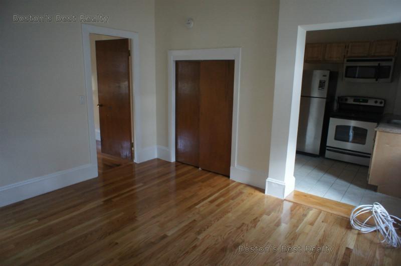 1 bed, 1 bath apartment for rent at 136 Chiswick Rd Unit 2, Brighton — photo 4 of 4