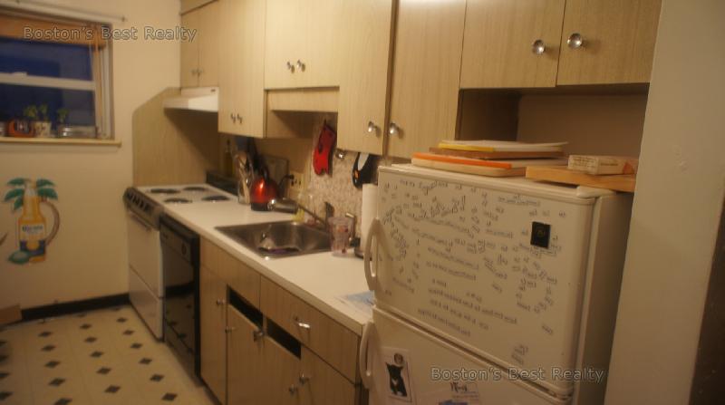1 bed, 1 bath apartment for rent at 8 Commonwealth Ct Unit 7, Brighton — photo 3 of 4