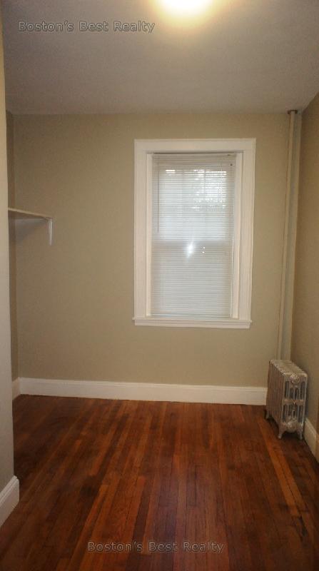 1 bed, 1 bath apartment for rent at 52 Strathmore Rd Unit 6, Brighton — photo 4 of 6