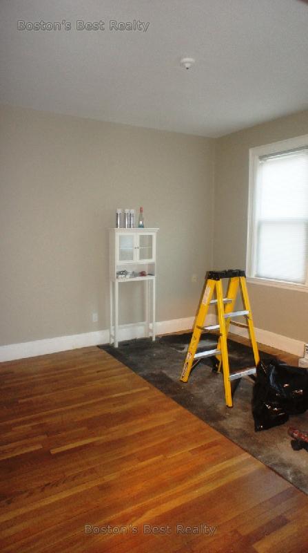 1 bed, 1 bath apartment for rent at 52 Strathmore Rd Unit 6, Brighton — photo 3 of 6