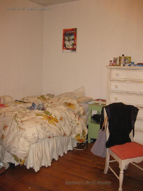 1 split bed, 1 bath apartment for rent at 31 Saint Lukes Rd Unit 12, Allston