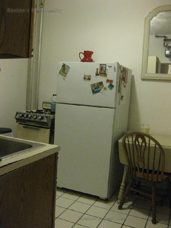 1 split bed, 1 bath apartment for rent at 31 Saint Lukes Rd Unit 12, Allston — photo 3 of 3